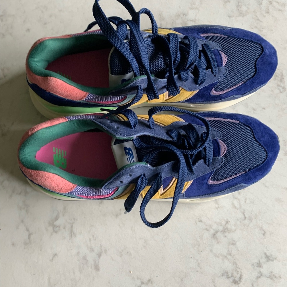 New Balance Men’s Blue and Yellow Sneakers